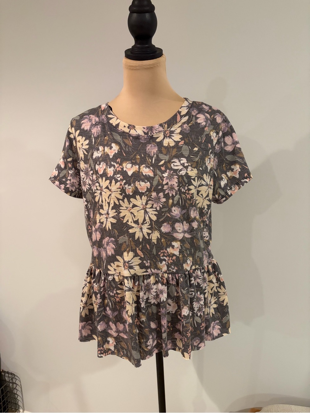 LC Lauren Conrad Floral Peplum Tee in Gray, Pink & Cream